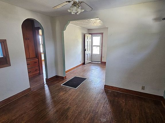 5th image of 323 S Lucy St
