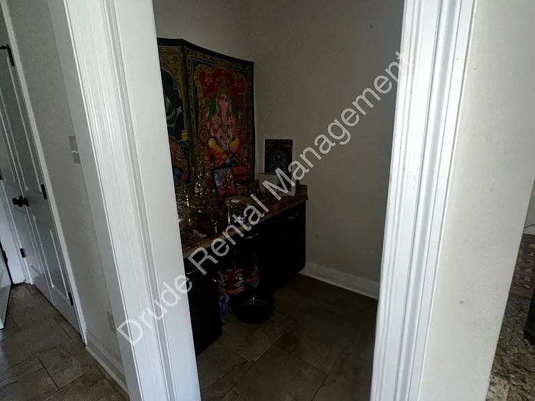 20340 Thornwood Dr — Photo 12