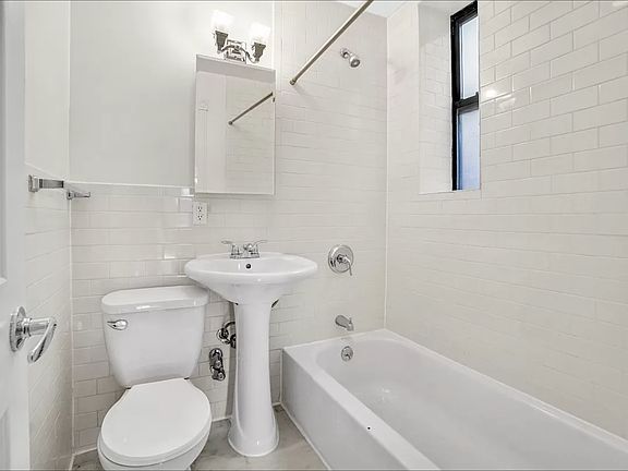 5th image of 513 E 82nd St APT 4A