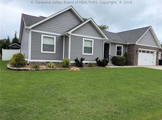 103 Limestone Dr, Eleanor, WV 25070