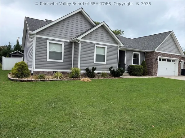 103 Limestone Dr, Eleanor, WV 25070