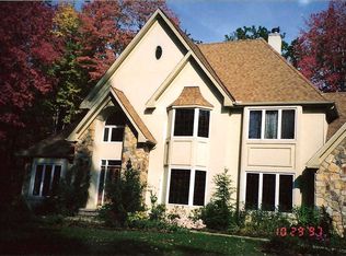 8543 Hemlock Ridge Dr, Kirtland, OH 44094