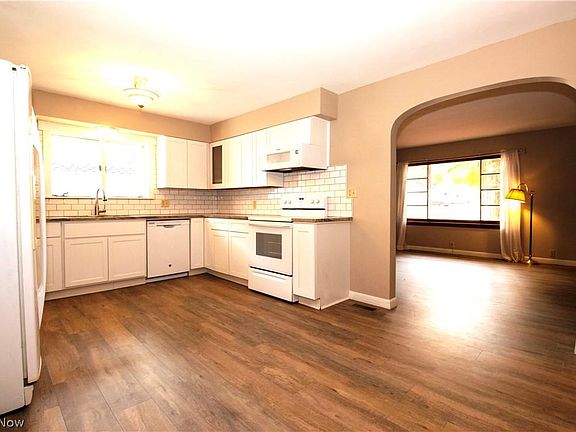 5th image of 611 E Paradise St