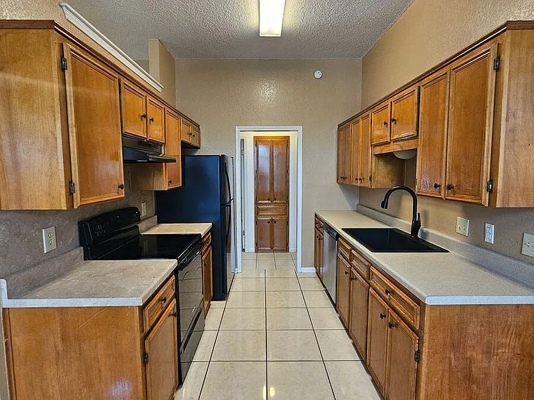 625 Atkinson Ave — Photo 6