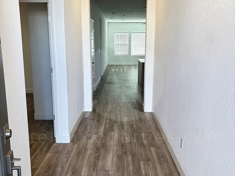 203 E Taylor Ave — Photo 4