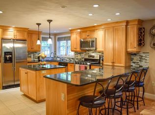 16 Pearl St, Lunenburg, MA 01462