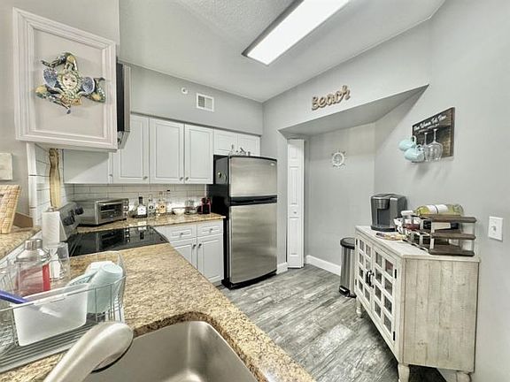 4th image of 2210 Tuscany Way