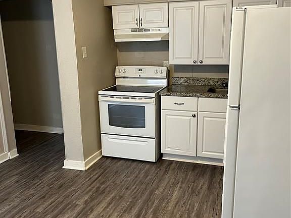 3rd image of 2321 Franklin St APT 2