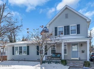 555 Ocean Rd, Spring Lake, NJ 07762