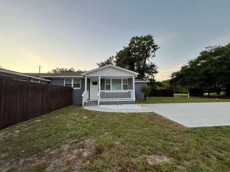 2143 Shrimp St