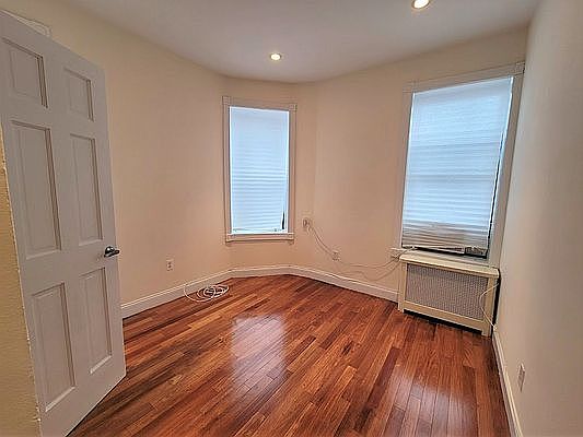 3rd image of 159 2nd Ave #X
