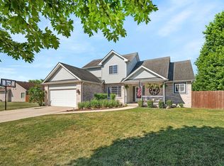 2570 Cobblestone Ct, Morris, IL 60450