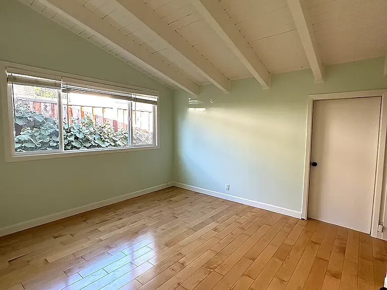 520 Saint Claire Dr — Photo 15