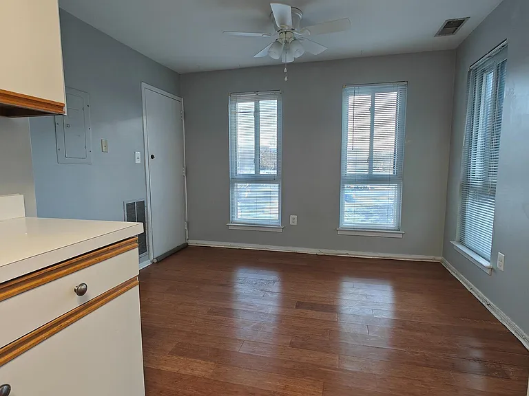 561 Florida Ave #104 — Photo 9