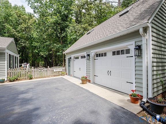4th image of 15442 Pine Green Ln