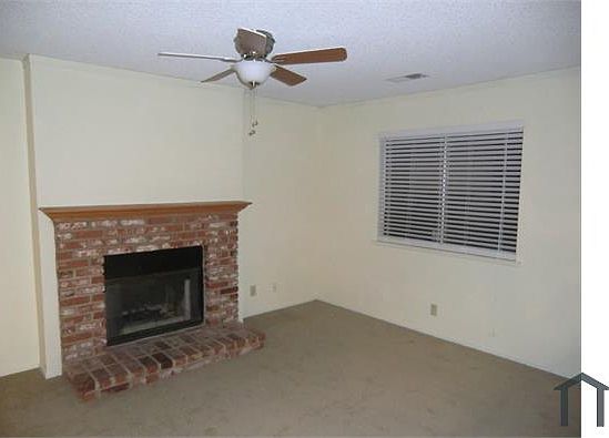 4th image of 741 E Ivesbrook St