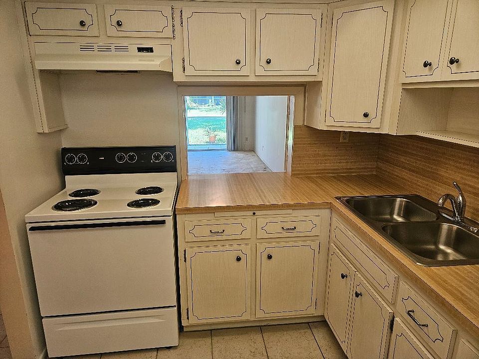 1st image of 899 SE 2nd Avenue #119
