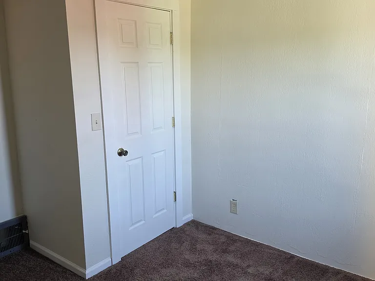 926 High St — Photo 11
