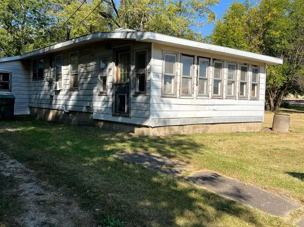 620 N Scotland St, Macomb, IL 61455