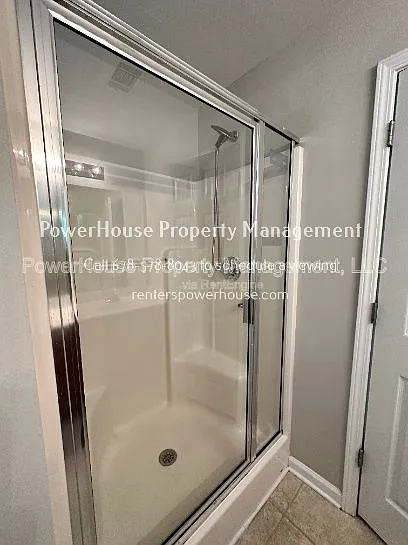 2403 Walnut Tree Ln — Photo 22