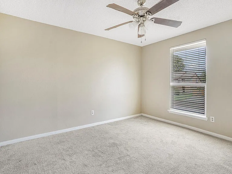 17810 Crestline Rd — Photo 21