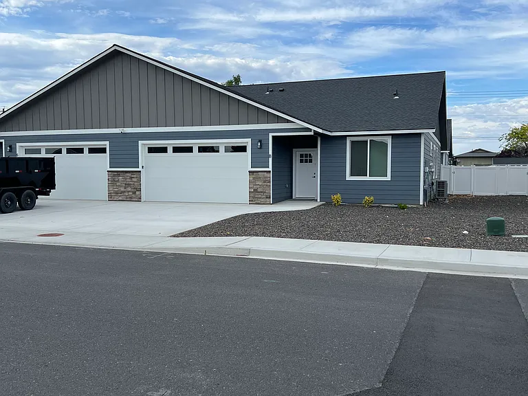 613 Peterson Pl #B — Photo 1