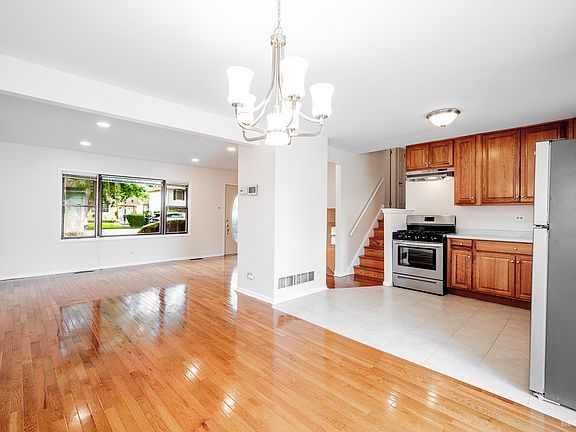 4th image of 416 Parnell Ave