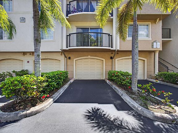 4th image of 1100 Crestwood Ct S APT 1113