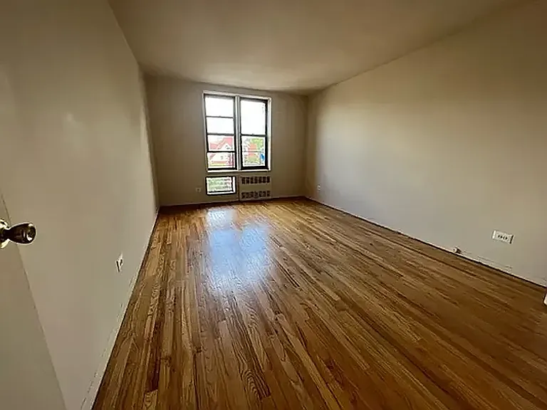 8635 21st Ave #5D — Photo 2