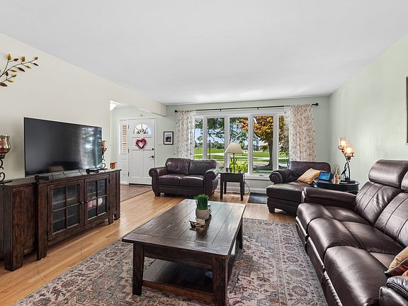 4th image of 6722 W 93rd St