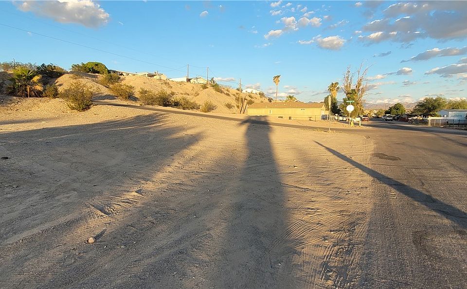 2nd image of 875 Swan Drive