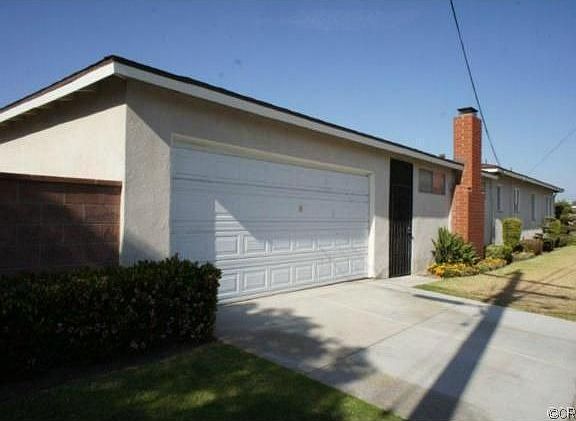 4th image of 15917 La Salle Ave