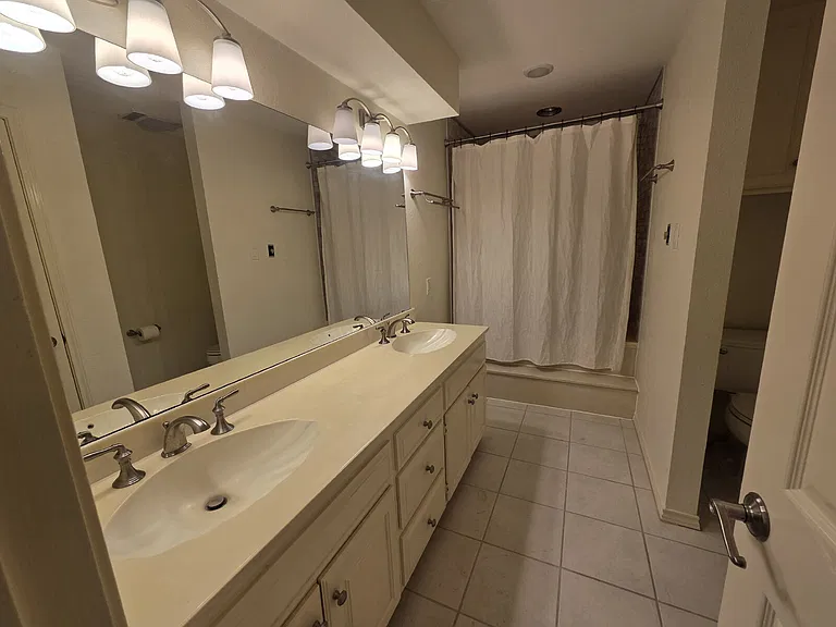 5839 Lake Point Dr — Photo 15