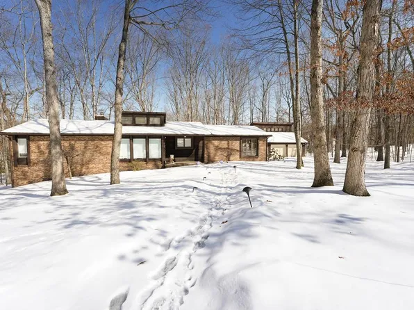 1 Pheasant Ln, Beckley, WV 25801