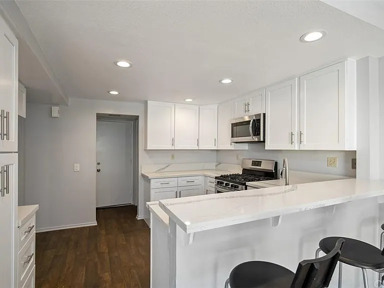 6 Glenhurst — Photo 12