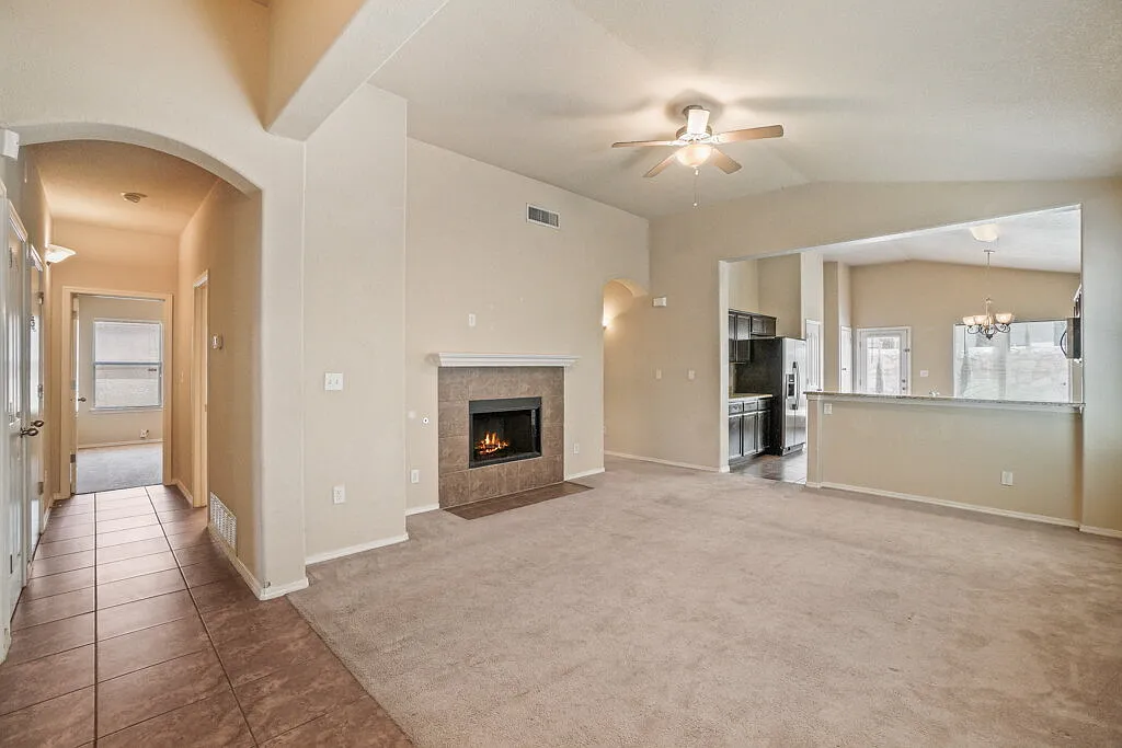 3 bed, 2.0 bath, 1657 sqft, $1,750 — Photo 4