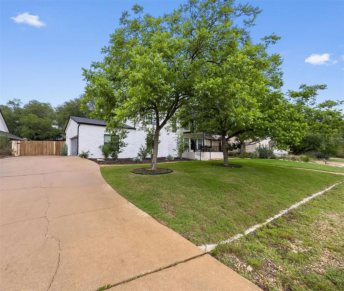 Building Photo - 307 Hurst Creek Rd
