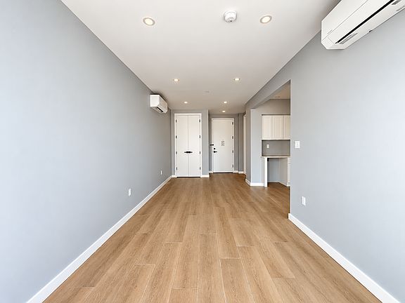 4th image of 3509 Farragut Rd #2B