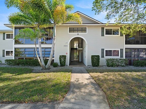3rd image of 8121 S Woods Cir Unit 8