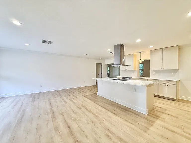2869 Thistle Ct N — Photo 16