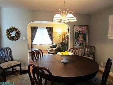 4th image of 2823 Kensington Pl W