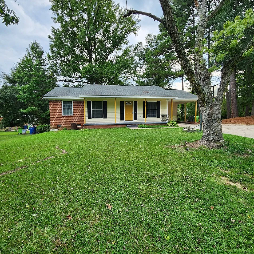 One Story home for rent — Photo 3
