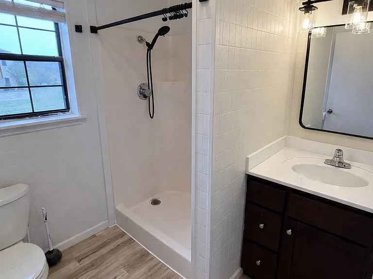 866 S McDonald Rd SW — Photo 8