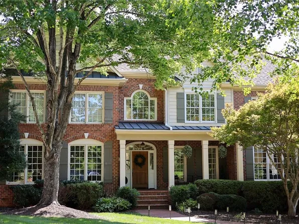 100 Fox Lake Ct, Winston Salem, NC 27106