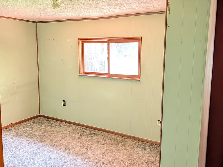 1110 Roemer Blvd — Photo 9
