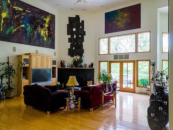 3rd image of 133 Leeward Dr