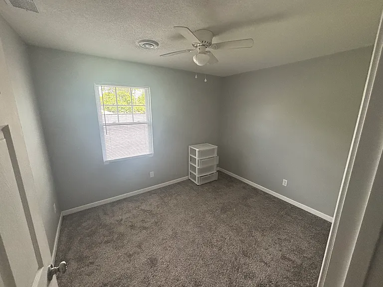 533 Davis St — Photo 9