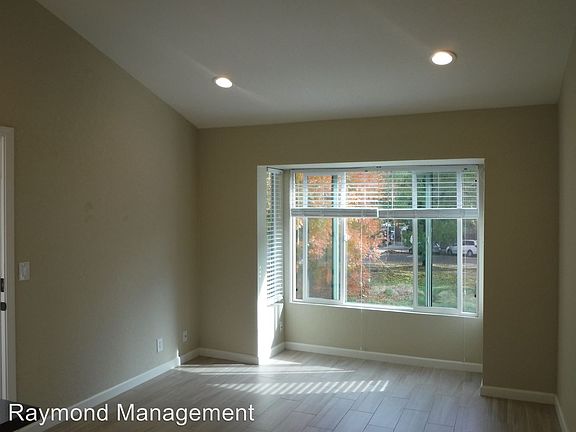 2nd image of 2222 I St APT 04