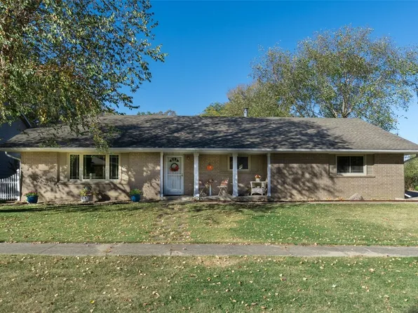 1418 Oakcrest Dr, Waterloo, IA 50701