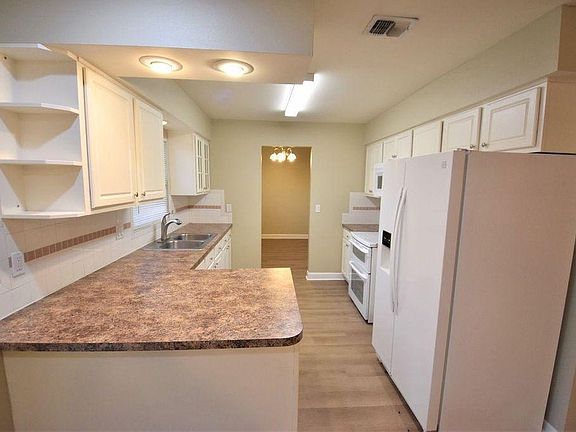 3rd image of 1036 Branchwood Dr